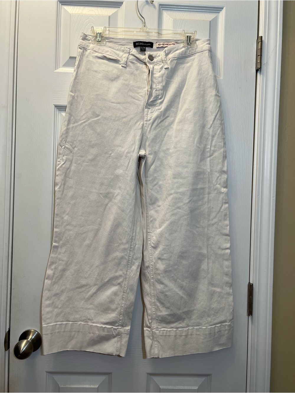 🦋 BCBGeneration White Cropped Wide-Leg Jeans size 11